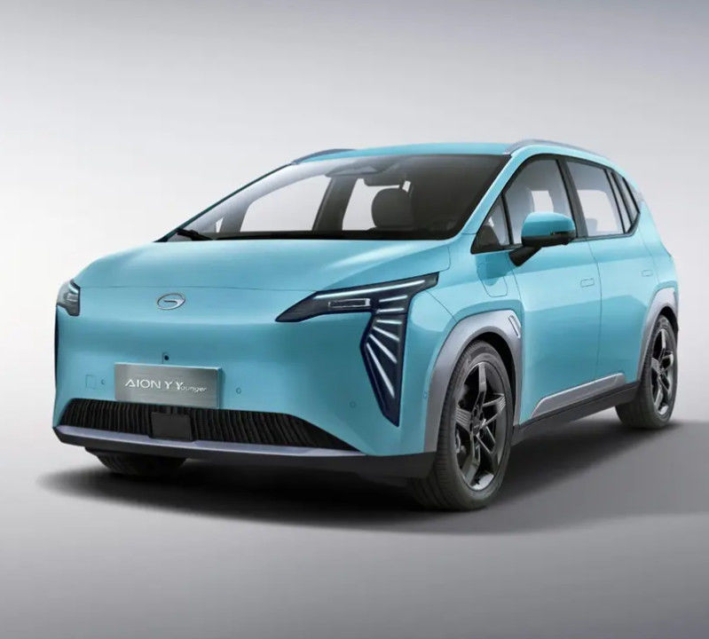 Four Motor Aion Y Electric SUV In Blue Color 4 Door 5 Seats For Family